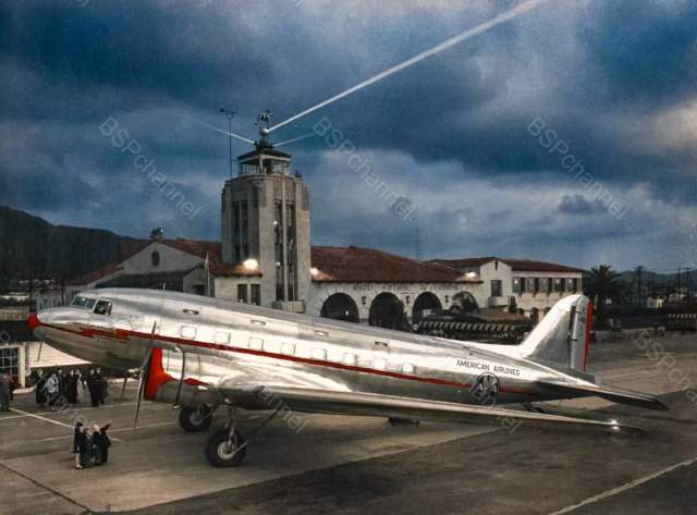 Луч маяка аэропорта. Глендейл, Калифорния, США, 1940 год. Луч маяка аэропорта. Глендейл, Калифорния, США, 1940 год.