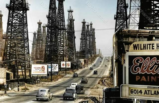 Нефтяное месторождение. Сигнал-Хилл, Лонг-Бич, Калифорния, США, 1944 год. Нефтяное месторождение. Сигнал-Хилл, Лонг-Бич, Калифорния, США, 1944 год.