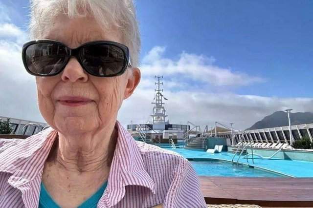 Она выбрала быть счастливой: 77-летняя американка продала имущество и укатила в кругосветку