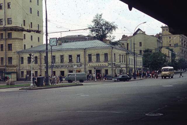 А такой в 1976 году была Самотёчная площадь.
