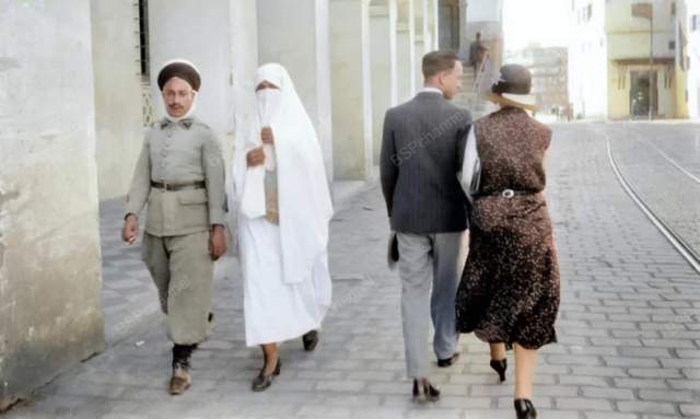 На улицах Алжира, 1920-е годы.