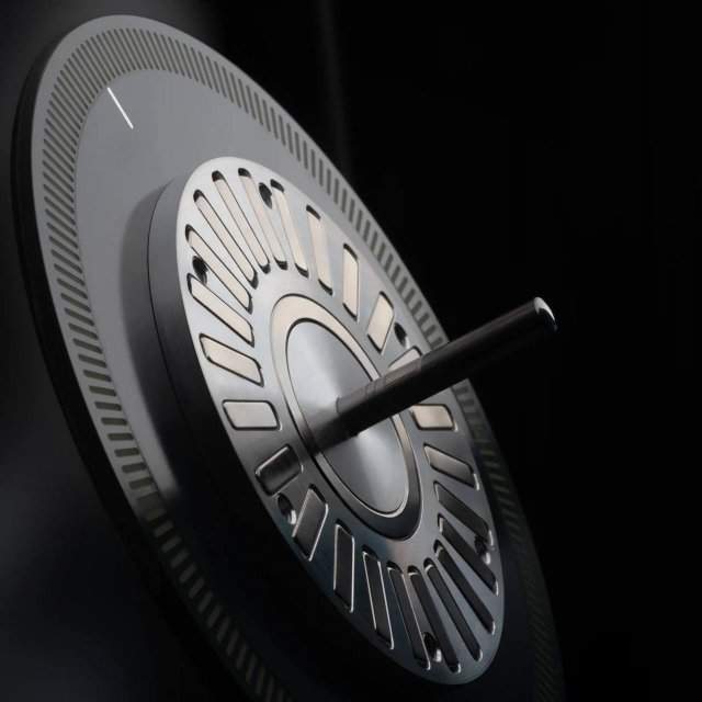Сверхтонкий виниловый проигрыватель Miniot Wheel 3 - его можно вешать на сцену Сверхтонкий виниловый проигрыватель Miniot Wheel 3 - его можно вешать на сцену