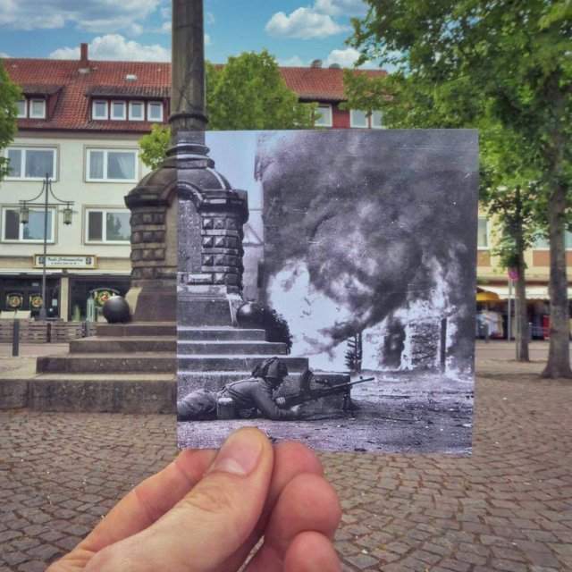 Городская площадь в Ильцене, Германия, апрель 1945 года и сейчас. Городская площадь в Ильцене, Германия, апрель 1945 года и сейчас.