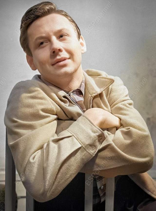 Актер Олег Табаков в роли Славки в спектакле Московского театра &quot;Современник&quot; &quot;Пять вечеров&quot; по пьесе Александра Володина, 1960 год.