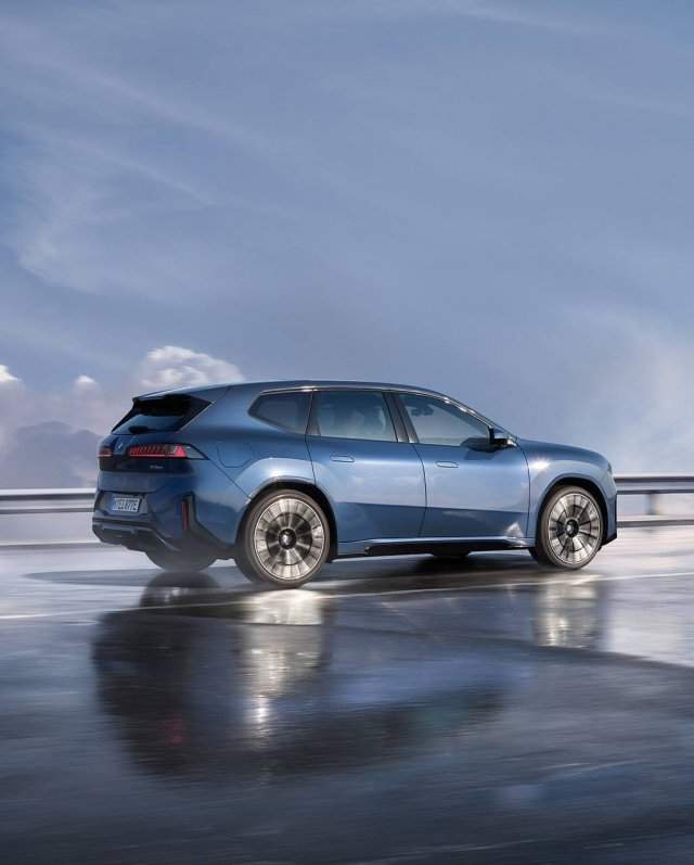 Новый BMW iX3 - первый взгляд Новый BMW iX3 - первый взгляд