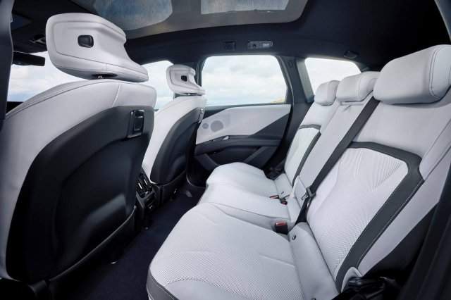 Новый BMW iX3 - первый взгляд Новый BMW iX3 - первый взгляд
